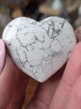 Howlite Heart A